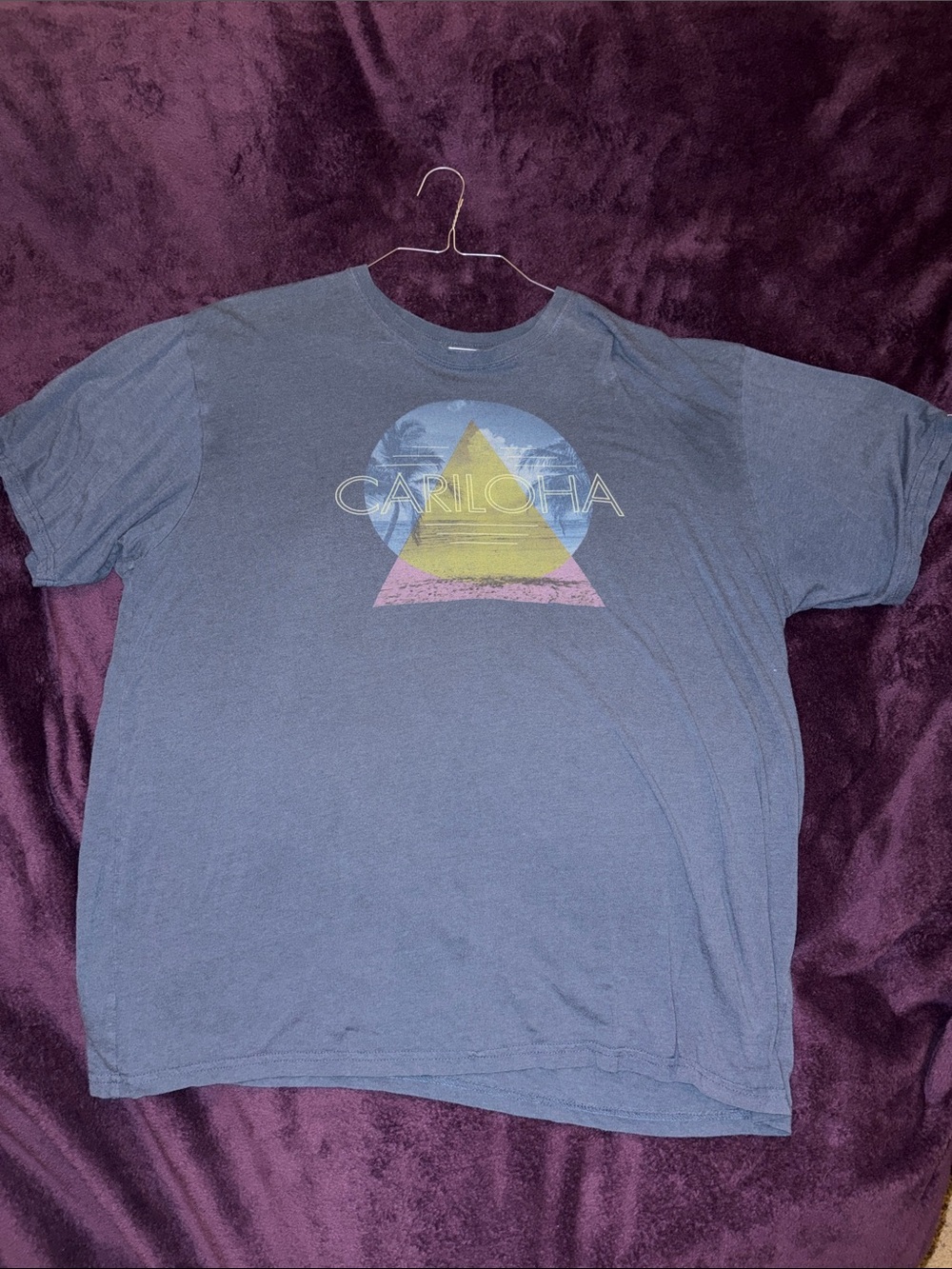 Cariloha Men’s Short Sleeve Graphic Tee in Slate Blue